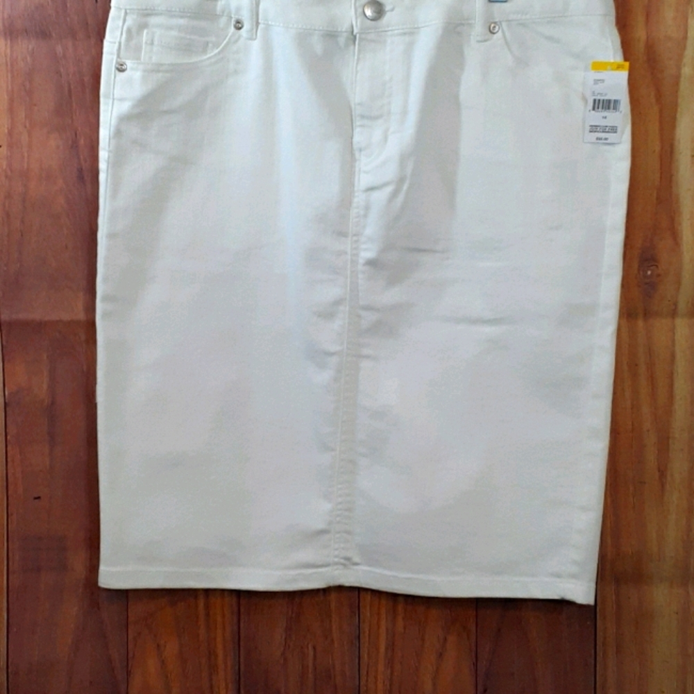 R1893 White Pencil Skirt Size 14
